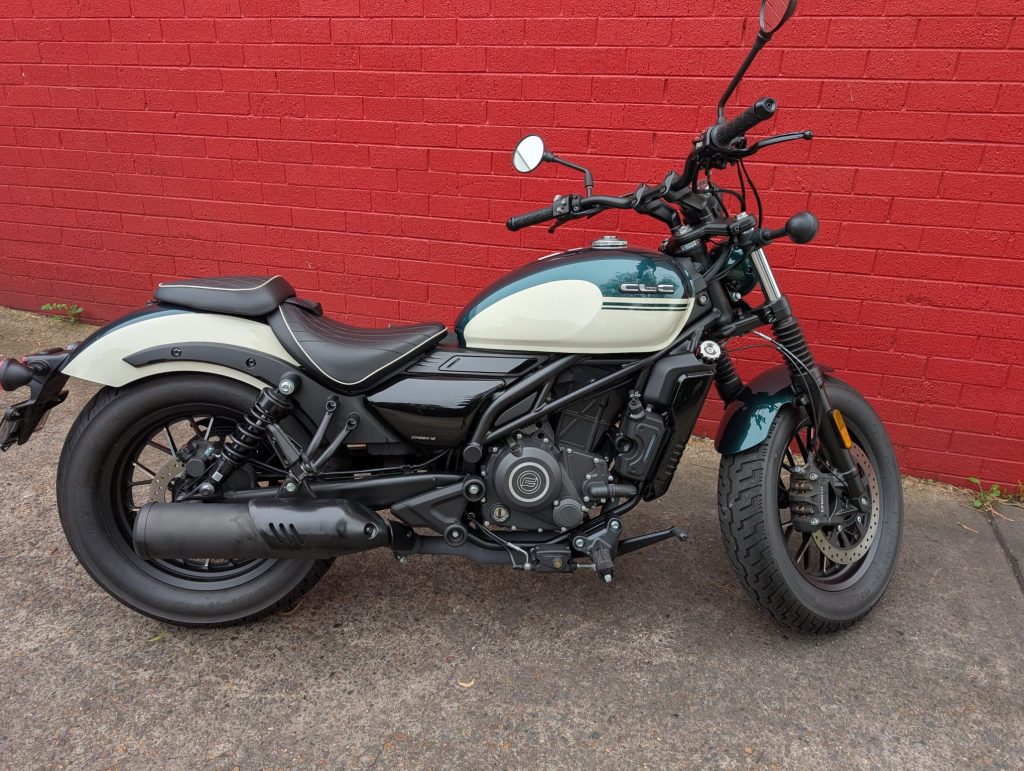 CFMOTO 250CLC, 2025, 3150km only, under factory warranty.