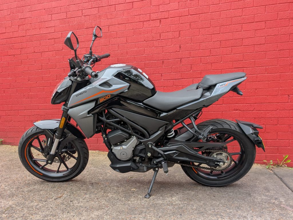 CFMOTO 300NK, 2024, Black, 15261km, New rear tyre, under factory warranty.